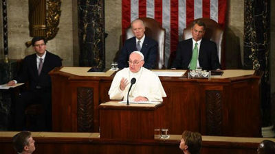 Francisco pide al Congreso de EEUU "no dar la espalda" a los inmigrantes