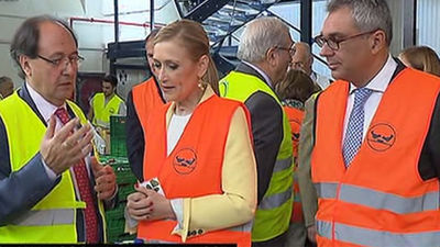 Cifuentes se compromete a crear un Centro del Voluntario como punto de encuentro de ONGs