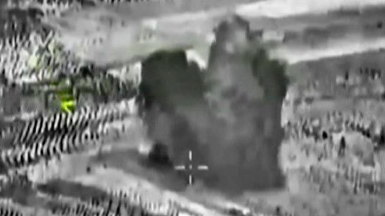 La aviación rusa y la coalición internacional bombardean al Estado Islámico en Siria