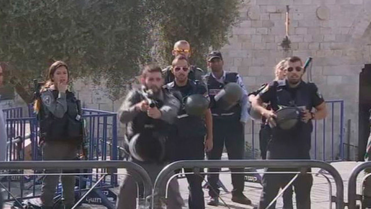 Un israelí muerto y seis heridos en un atentado palestino en Beer Sheva