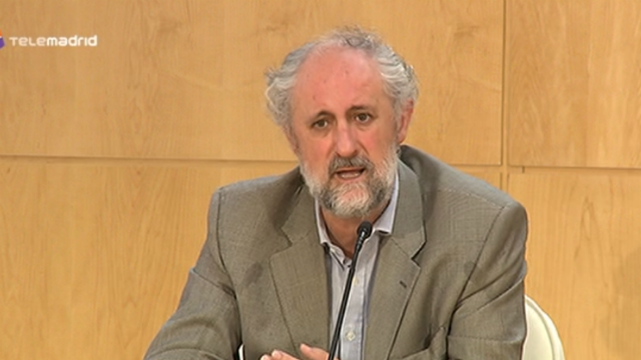 Carmena rompe con las agencias de calificación Fitch y Standard & Poor's