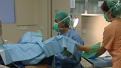 Cifuentes anuncia que Madrid dará reproducción asistida a todas las mujeres