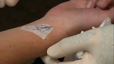 Los Teatros del Canal ofrecen 20 tatuajes gratis con motivo del estreno de 'El cabaret de los hombres perdidos'