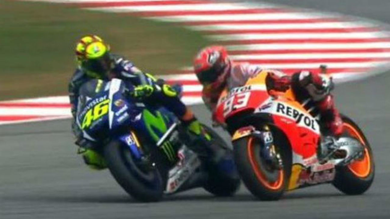 GP Malasia: Rossi tira de una patada a Márquez en una carrera ganada por Pedrosa