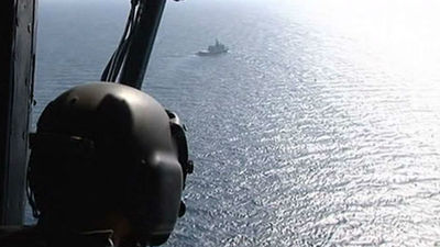 Dos buques y tres aeronaves siguen buscando al helicóptero y a su tripulación