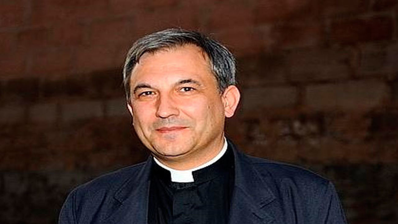 Piden 3 años y 1 mes de cárcel para el sacerdote español acusado de filtraciones