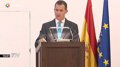 El Rey insta a los nuevos diplomáticos a defender a España con "patriotismo"