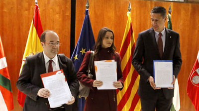 C's, PSC y PPC piden amparo exprés al Constitucional para frenar la moción soberanista