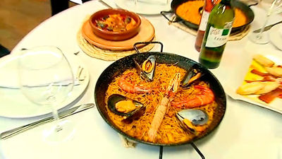 Los Santos de la Humosa: El edificio más antiguo, convertido en el Hotel Rural El Pontifical