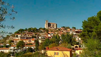 Los Santos de la Humosa: Radares americanos en lo alto del pueblo