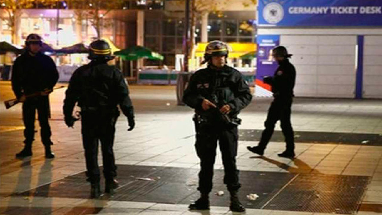 París amanece tras la peor masacre terrorista de la historia de Francia