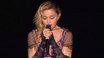 De Salma Hayek a Madonna, los famosos se solidarizan con París