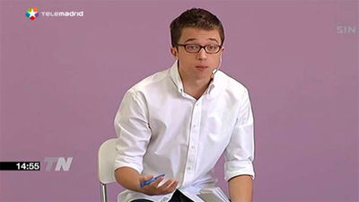 Errejón presenta el lema electoral: 'Un país contigo, Podemos'