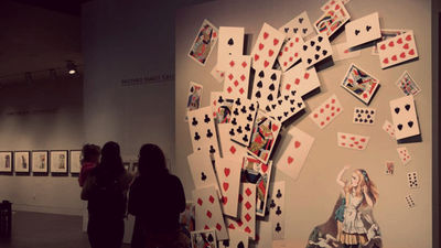 La Casa Encendida acoge más de 80 ejemplares de 'Alicia  en el país de las maravillas'