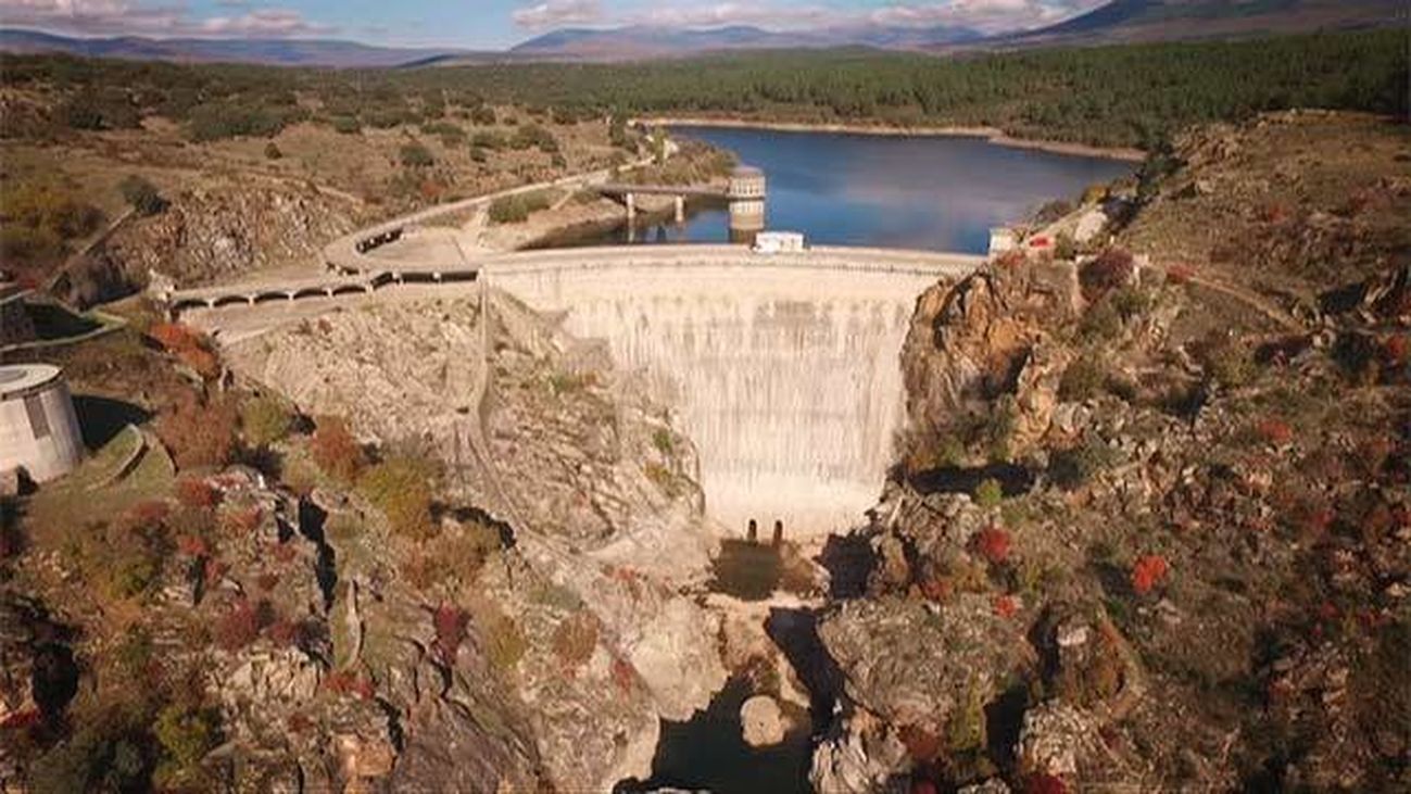 Robledillo de la Jara: La senda del Genaro y la Presa de El Villar