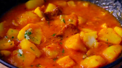 Níscalos con patatas y sepia