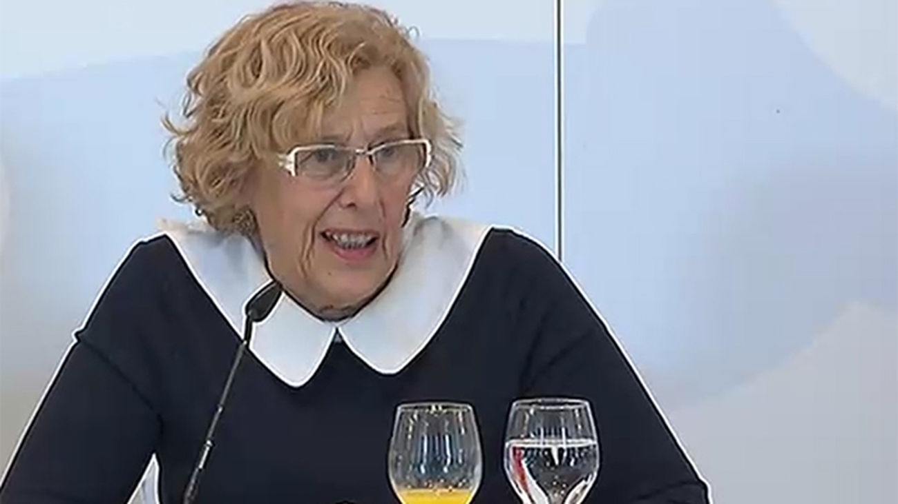 Carmena acusa a la oposición de transformar  sus "ideas" en "ocurrencias despreciables"