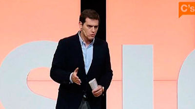 Rivera: "Hay una operación en Génova y Ferraz para salvar al soldado Sánchez"