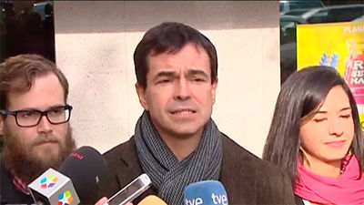 Herzog hace el "tour" de la corrupción con una primera parada en la sede del PP