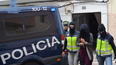 Dos detenidos en Cataluña y Canarias acusados de pertenecer al DAESH