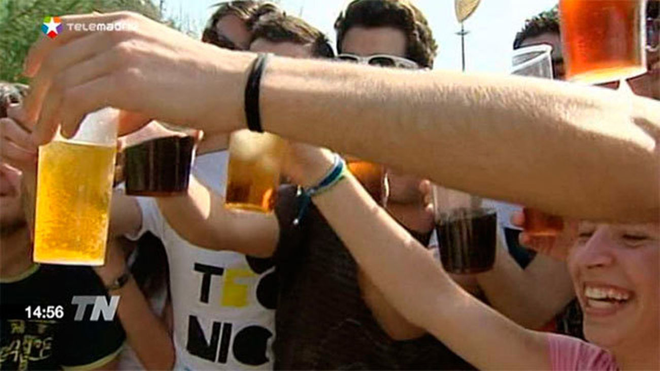 Un español bebe 9,5 litros de alcohol puro al año, según un estudio