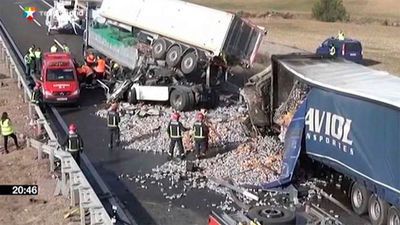 Dos muertos en un accidente múltiple en Sarrión (Teruel) entre tres camiones en la A-23