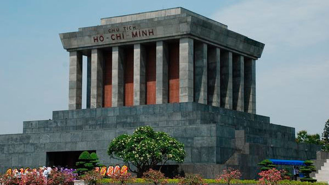 El mausoleo de Ho Chi Minh, un lugar de culto para los vietnamitas