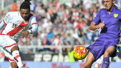 1-2. El Málaga aprovecha el letargo del Rayo