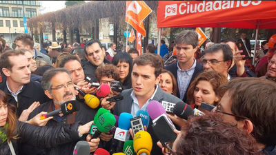 Rivera pide a la "vieja política" que no intente "engañar  a la gente"