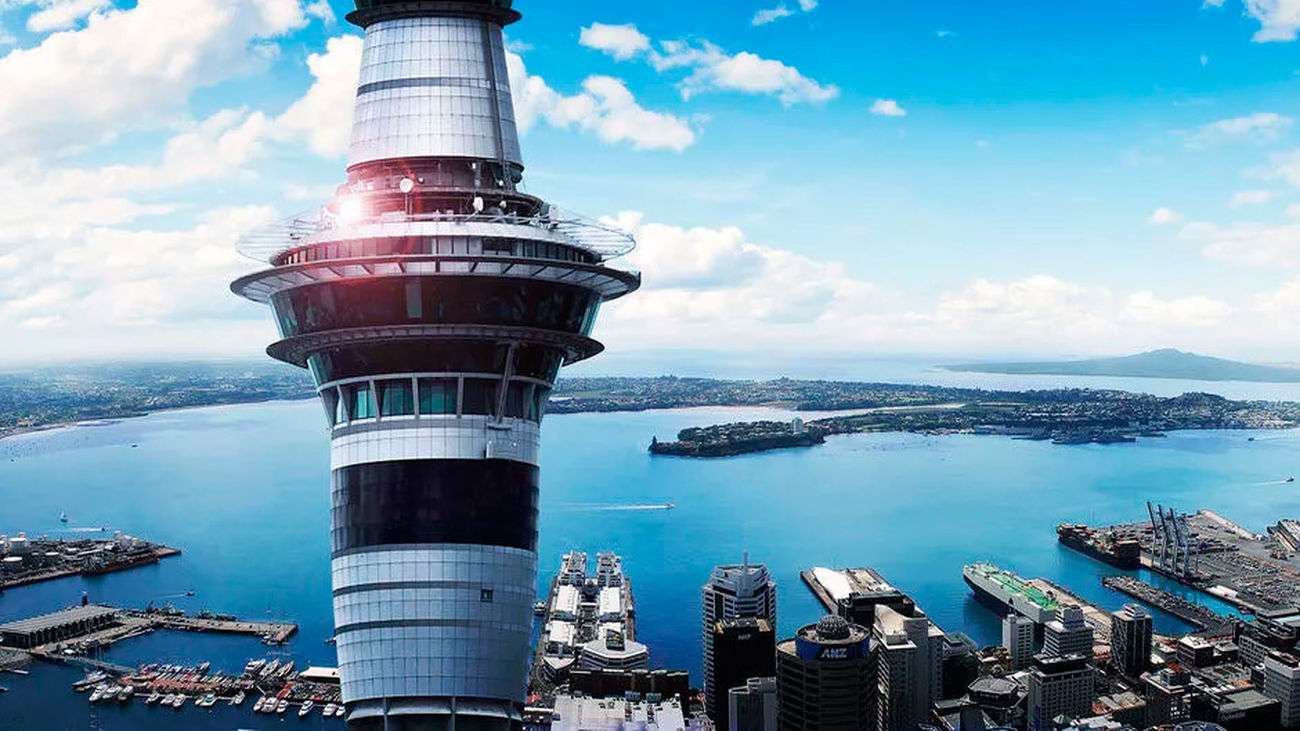 Nos tiramos al vacío desde la Sky Tower, el símbolo de Auckland