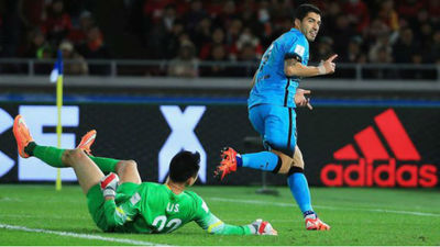 3-0. El Barça vence al Guangzhou con 'hat-trick' de Suárez y pasa a la final
