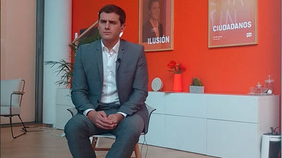 Rivera pide al PSOE que diga si está por empezar la legislatura o por bloquearla