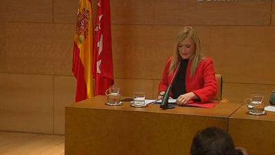 Cifuentes celebra el resultado del PP "notablemente  mejor" en la Comunidad