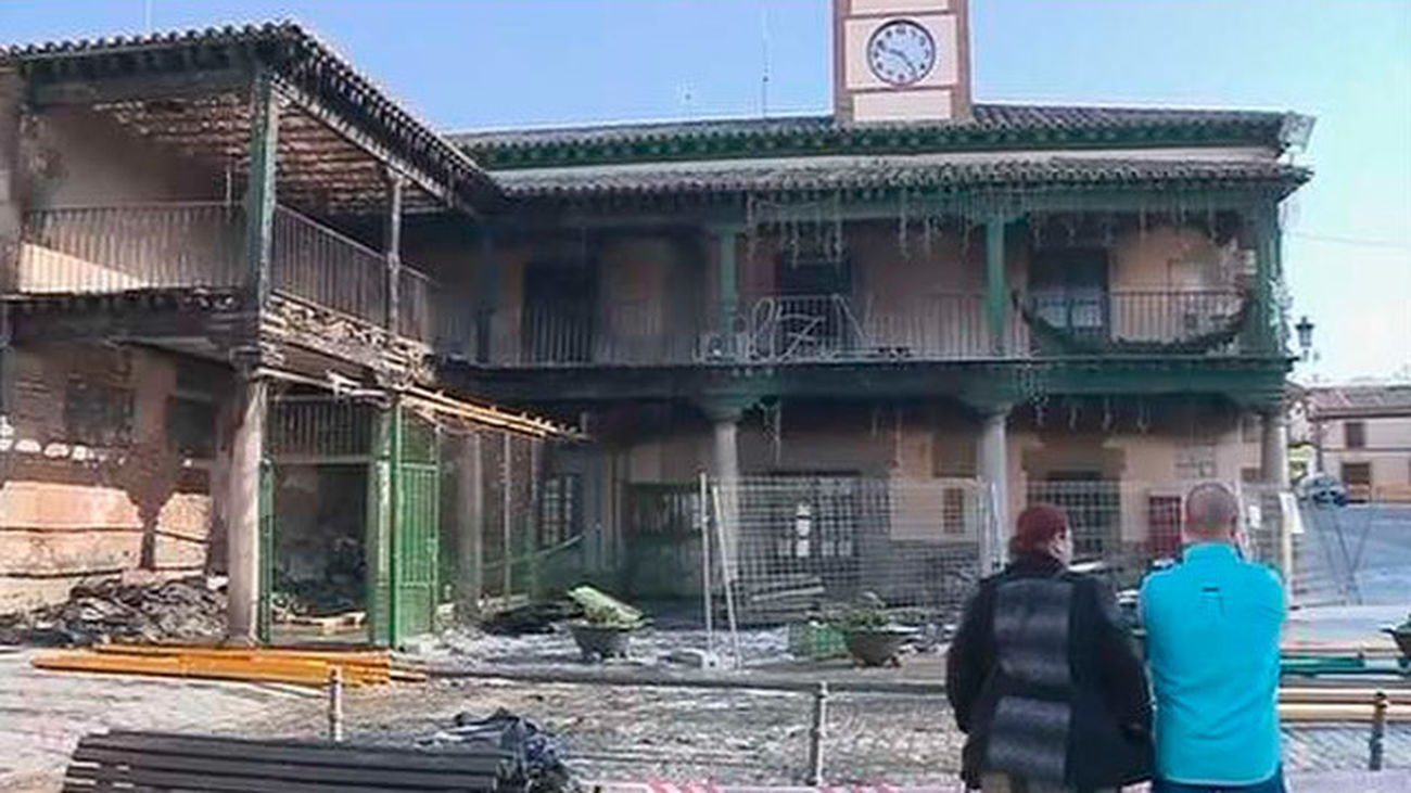 Se incendia el belén municipal del Villa del Prado