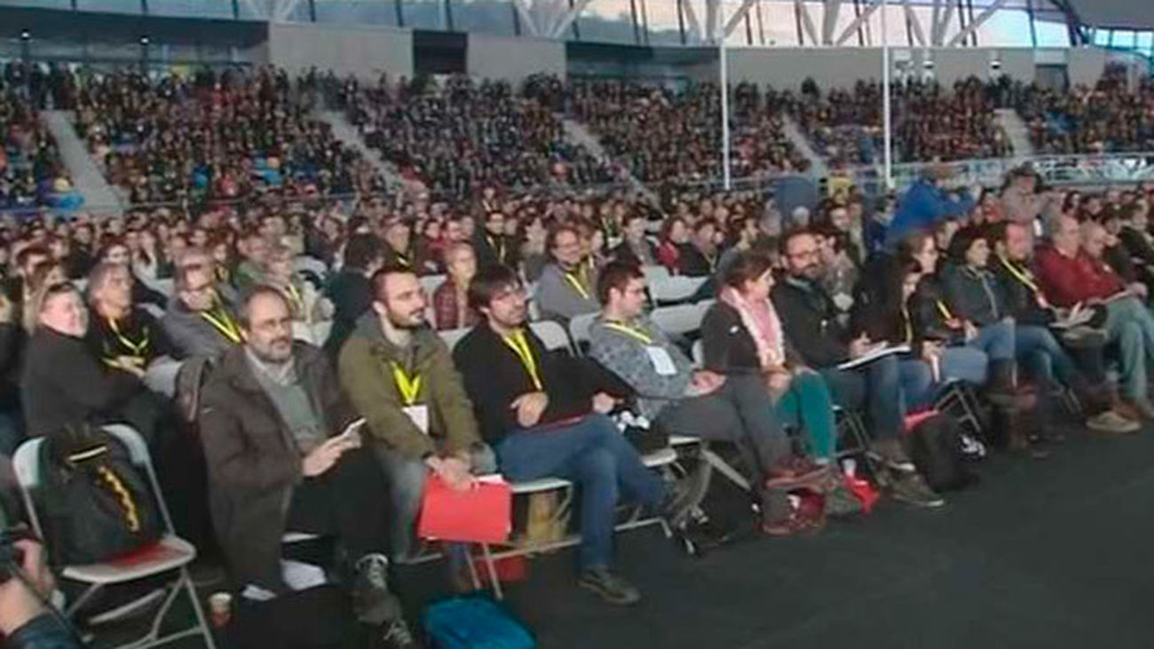 La CUP pospone su decisión al día 2 tras un insólito empate entre el  'sí' y el 'no' a Mas