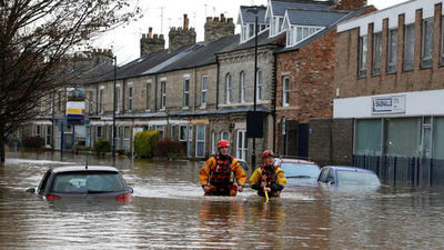 La tormenta "Frank" amenaza las zonas inundadas en Inglaterra