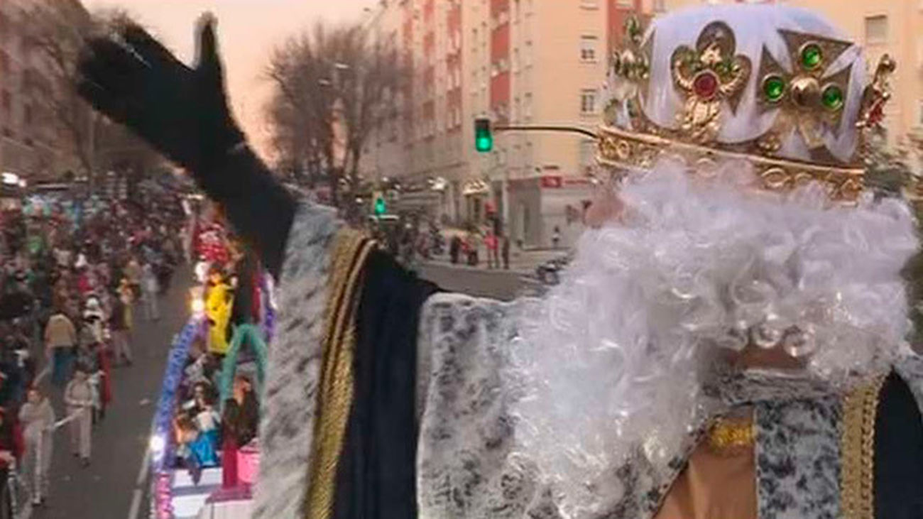 El Ayuntamiento de Madrid prohíbe a 800 niños desfilar en la cabalgata de Carabanchel