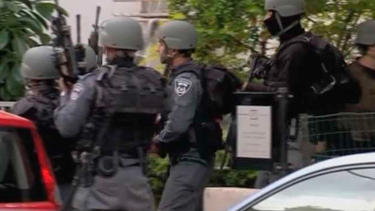 La Policía israelí realiza una operación masiva para localizar al atacante de Tel Aviv