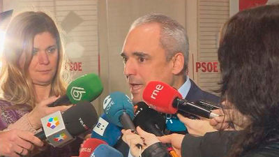 Ferraz insiste en formar un "Gobierno del cambio" que pasaría por pactar con Podemos