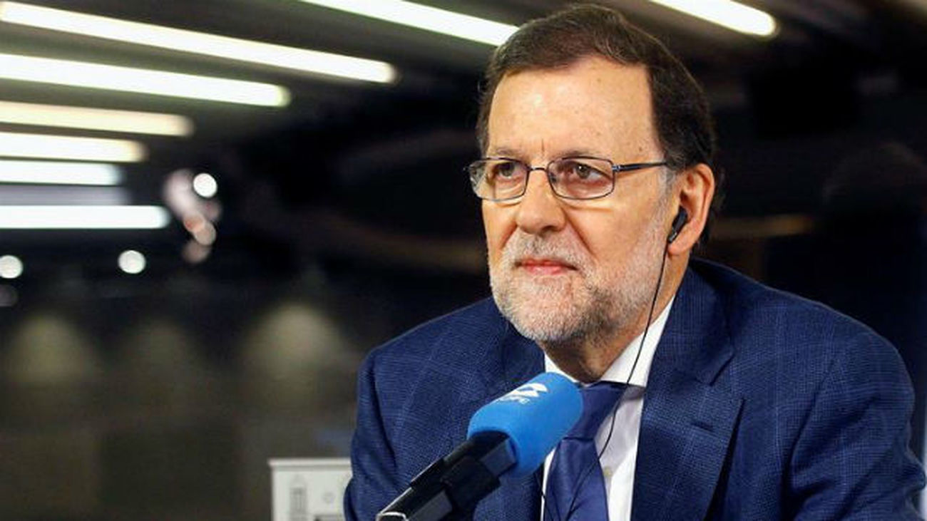 Rajoy insiste en pedir un gran acuerdo a PSOE y C's y asegura no tener líneas rojas