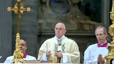 El Papa pide una "respuesta conjunta" ante el "drama de los refugiados"