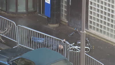 Un hombre abatido a tiros junto a una comisaría del norte de París