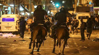 ¿Habría que endurecer la respuesta policial en los disturbios callejeros?