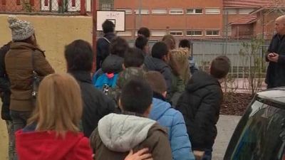 Alumnos del Fernández de Córdoba retornan a las aulas en el Antonio Machado