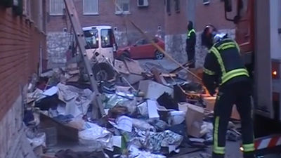 La Policía investiga el incendio del piso de San Blas donde se acumulaba basura