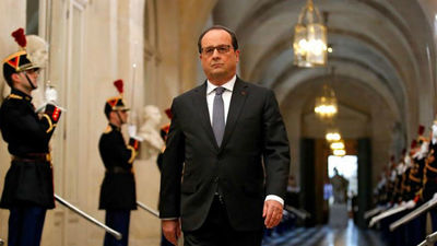 Hollande impulsa la formación de los parados y un tope a las indemnizaciones