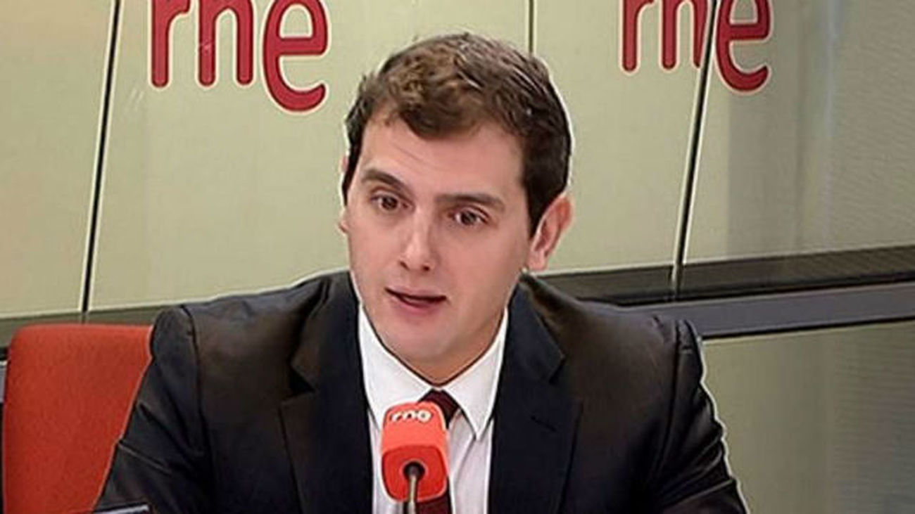 Rivera dice que Sánchez no tiene proyecto e intenta sumar escaños de cualquier forma