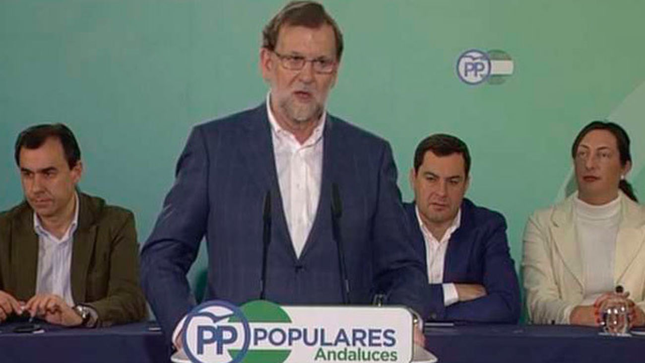 Rajoy avisa a Sánchez: "Si gobierna será a las órdenes de Podemos y humillado"