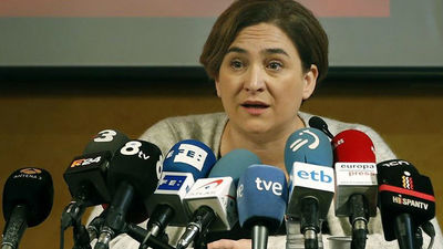 Domènech y Colau son elegidos líderes de comunes y suman a críticos de Podem