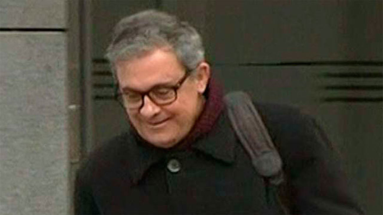 La policía da al juez un pendrive sobre Pujol hallado "ordenando unos cajones"